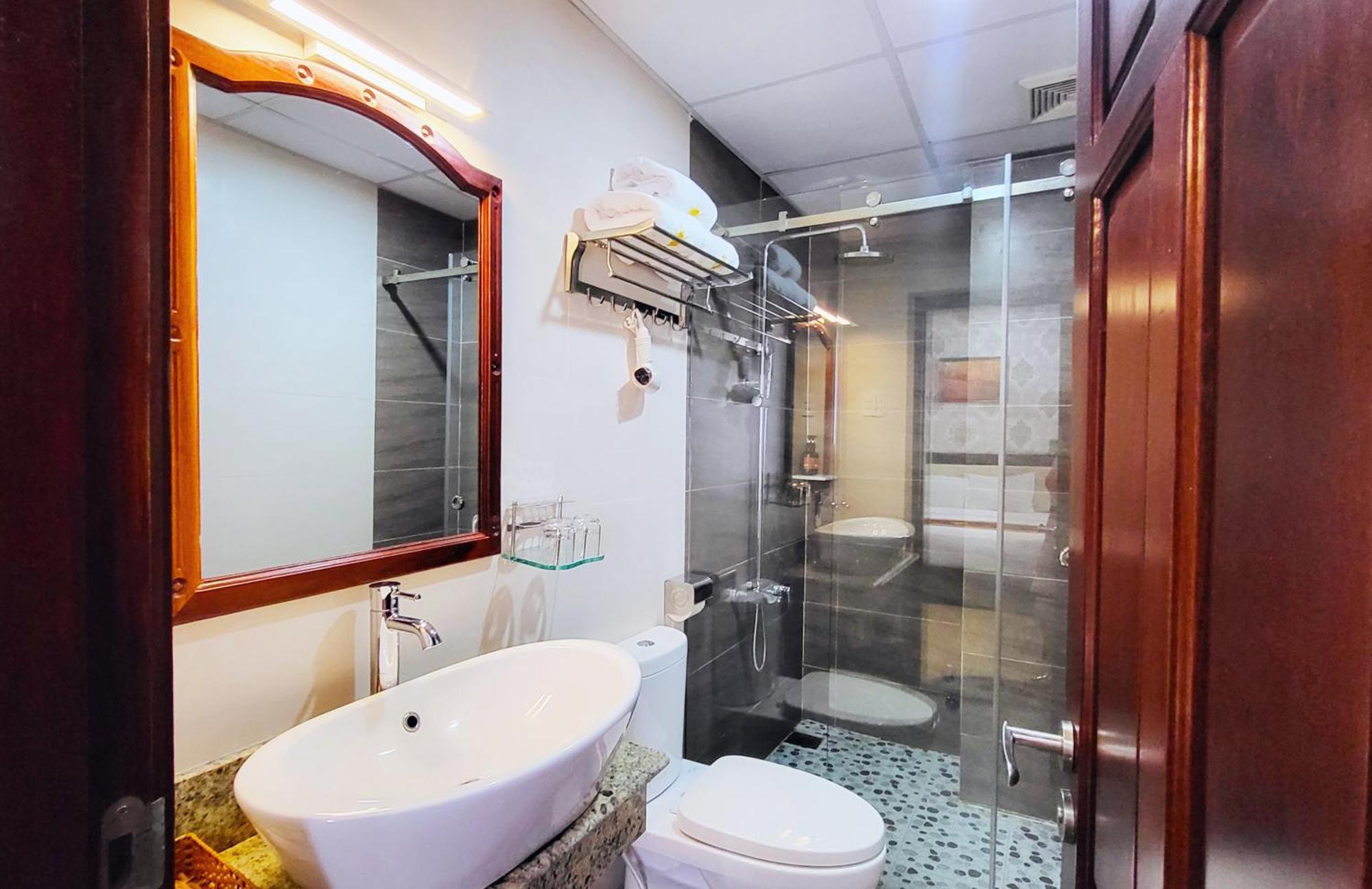 Hoang Son Hotel - Кантхо Экстерьер фото